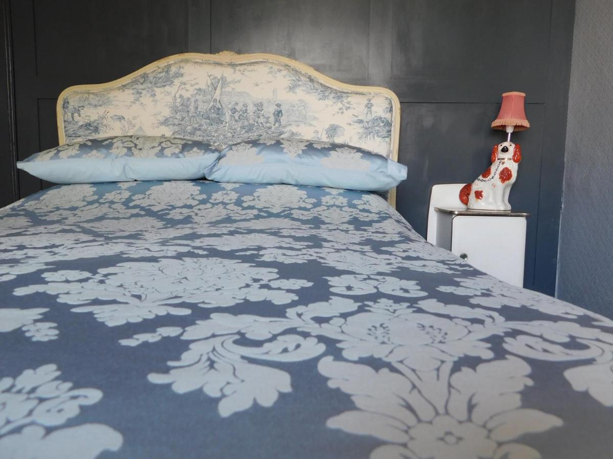 The Bear Bread Bakery B&B, Ensuite Rooms Above The Bakery, Colyton Екстер'єр фото