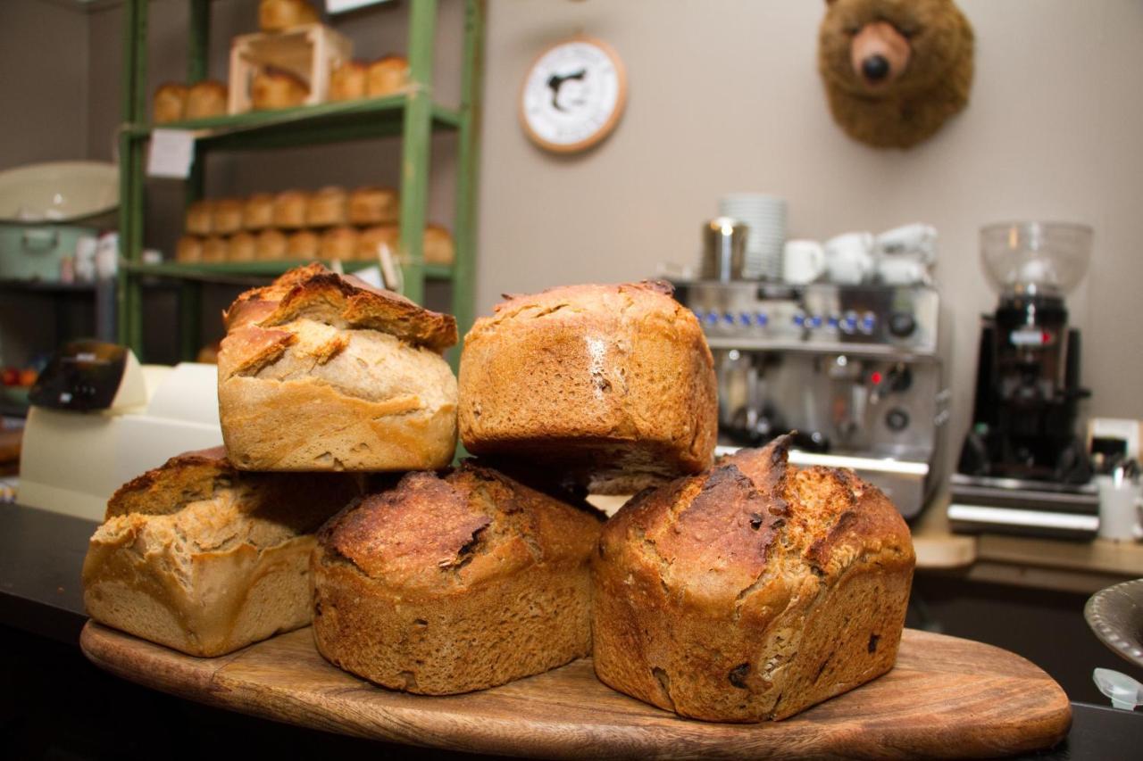 The Bear Bread Bakery B&B, Ensuite Rooms Above The Bakery, Colyton Екстер'єр фото