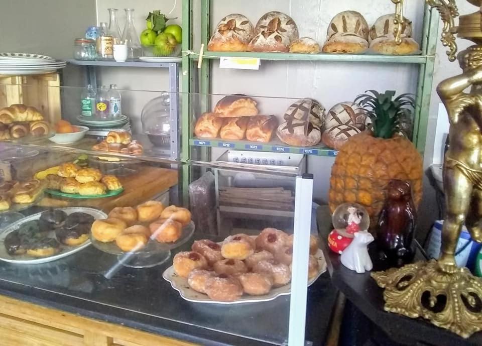 The Bear Bread Bakery B&B, Ensuite Rooms Above The Bakery, Colyton Екстер'єр фото
