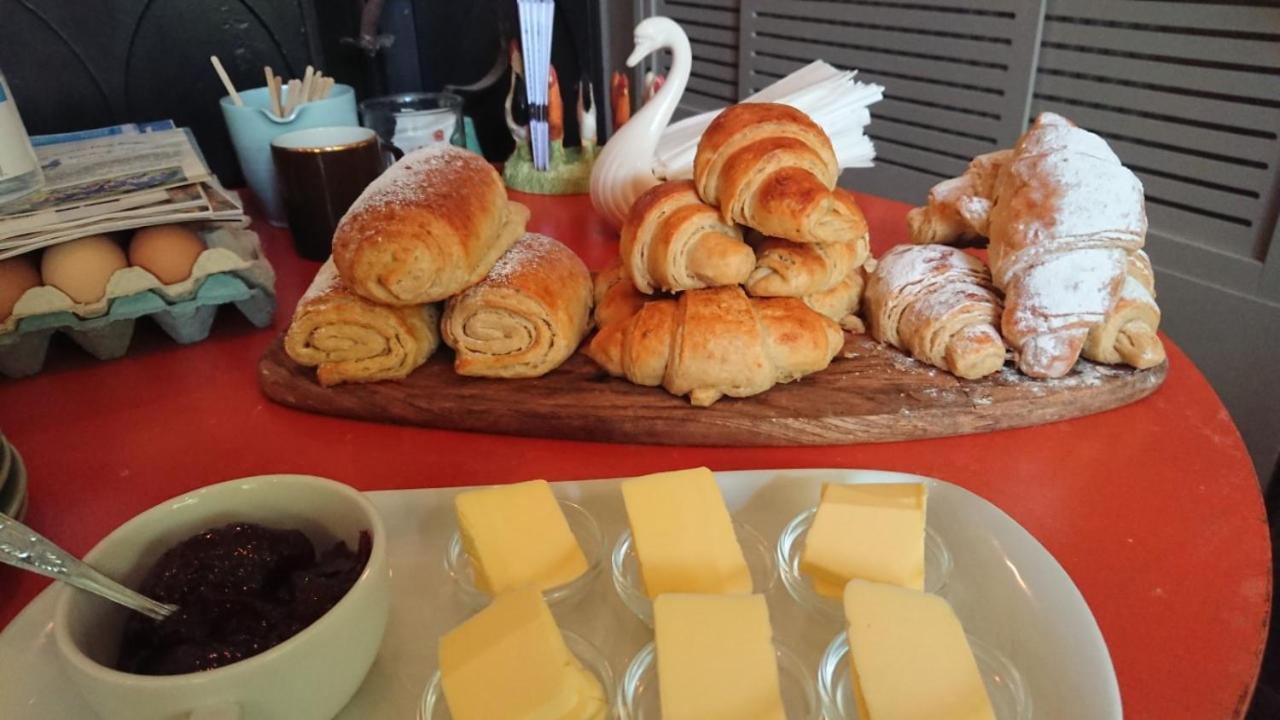 The Bear Bread Bakery B&B, Ensuite Rooms Above The Bakery, Colyton Екстер'єр фото