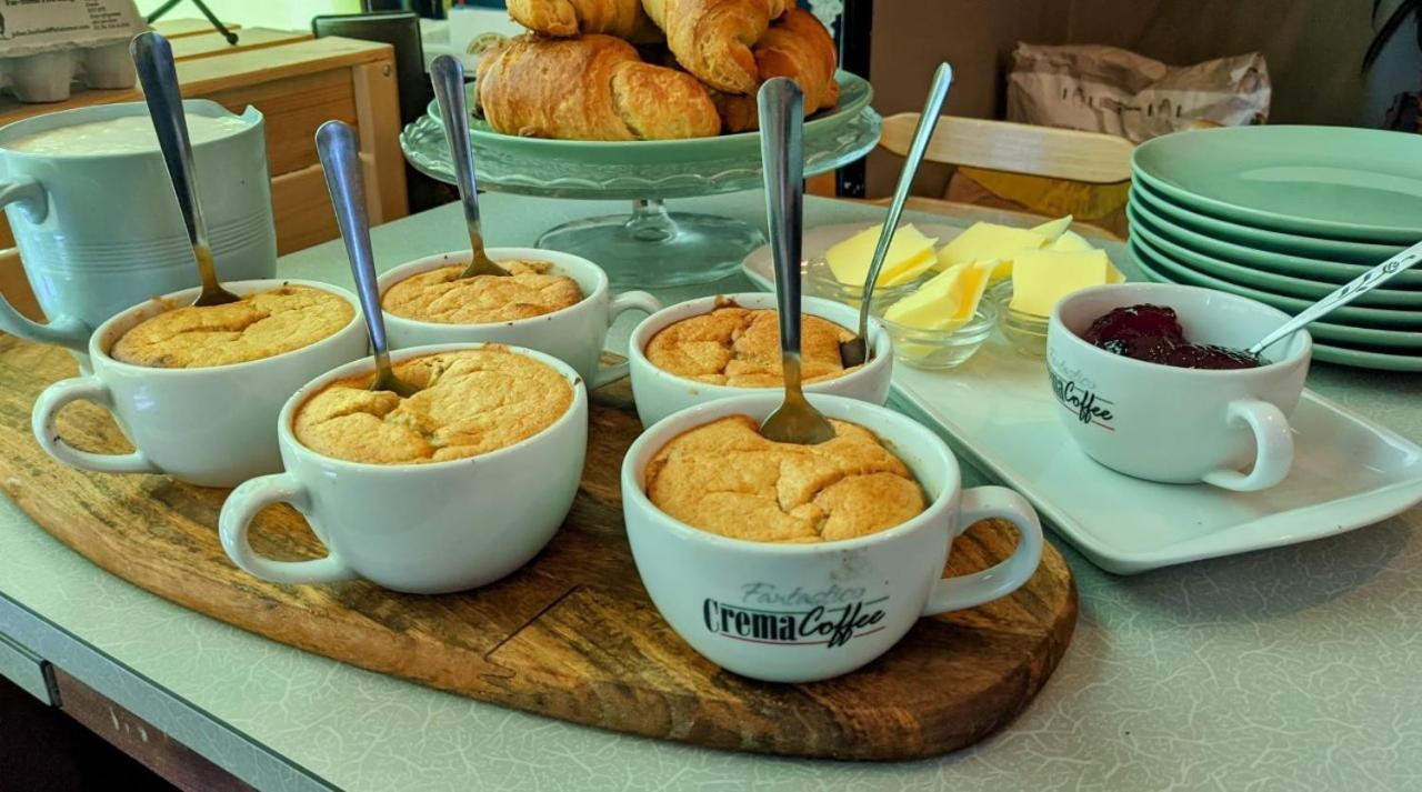 The Bear Bread Bakery B&B, Ensuite Rooms Above The Bakery, Colyton Екстер'єр фото
