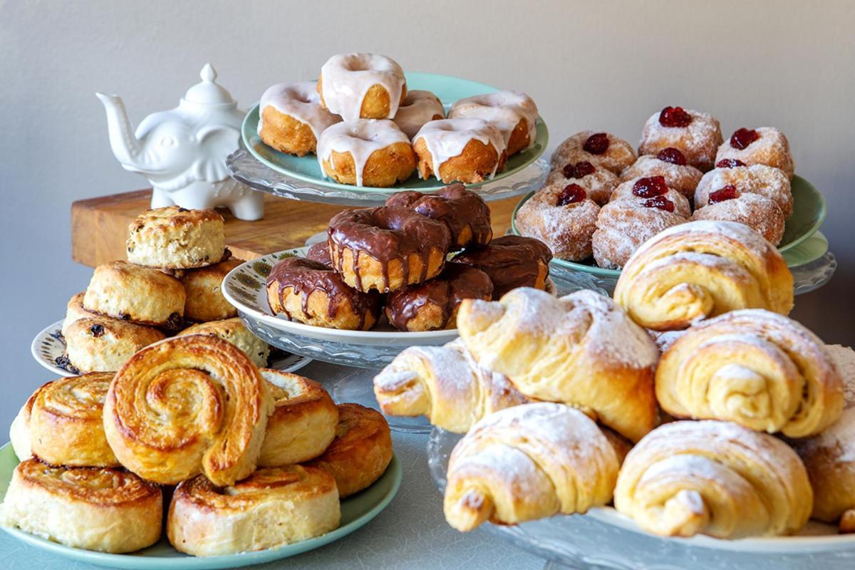 The Bear Bread Bakery B&B, Ensuite Rooms Above The Bakery, Colyton Екстер'єр фото